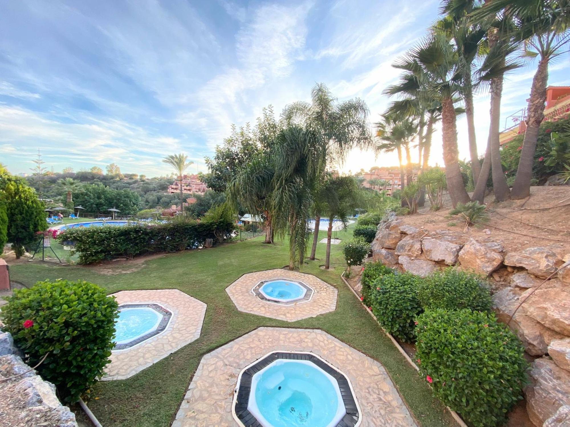 Golf & Resort Apartment In La Reserva De Marbella Kültér fotó